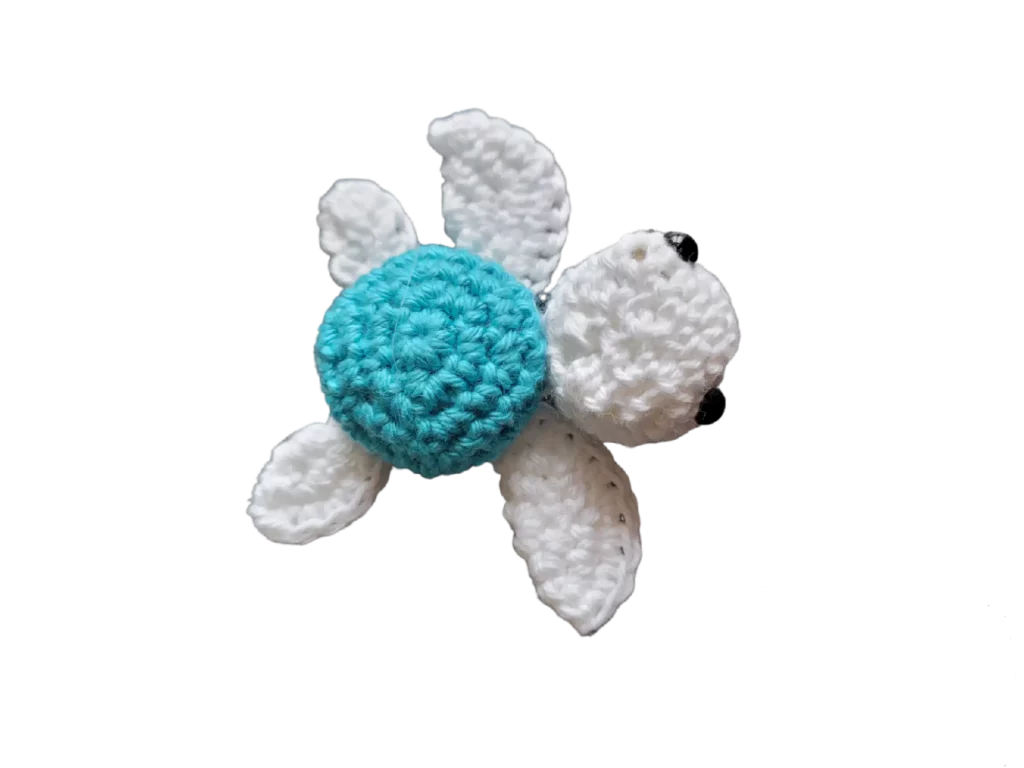 petite tortue en laine aimanté bleu